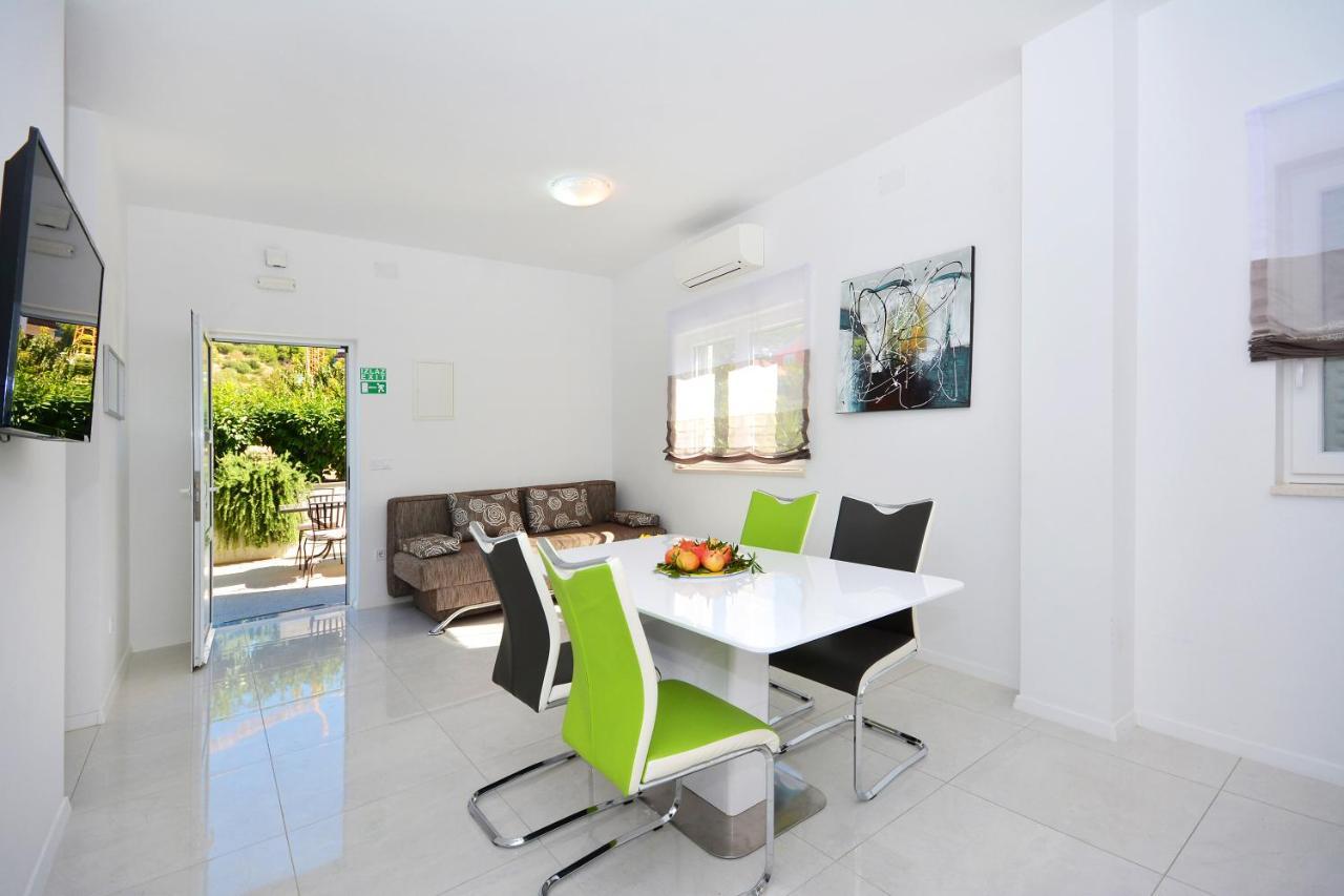 Seas The Day Apartments Podstrana Exterior photo